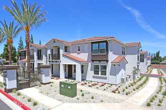 Brookside Villas in Fresno, CA - Building Photo - Building Photo