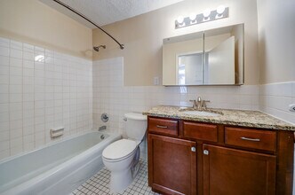 Charlton Estates in West St. Paul, MN - Foto de edificio - Building Photo