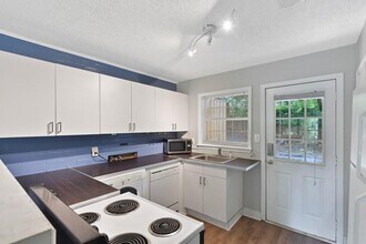 326 Mathews Ave NE in Atlanta, GA - Building Photo - Building Photo