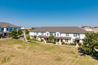 The Retreat At Town Centre in Round Rock, TX - Building Photo - Building Photo