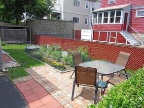 19 Frederick Ave in Medford, MA - Building Photo - Building Photo