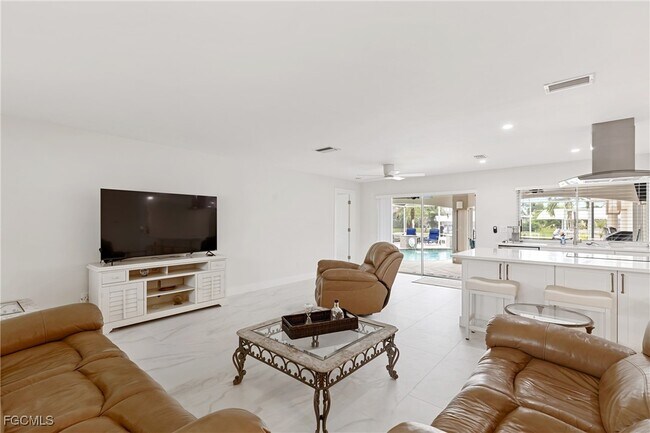 134 SW 57th Terrace in Cape Coral, FL - Building Photo - Building Photo
