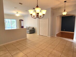 5105 East 1st Square SW in Vero Beach, FL - Building Photo - Building Photo