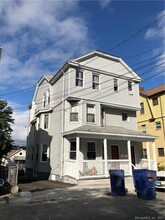 76 Lounsbury Ave in Waterbury, CT - Building Photo - Building Photo