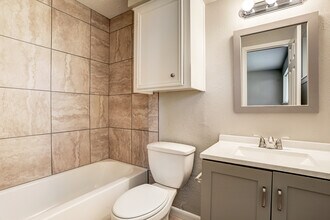 6407 Crestside Dr in Pasadena, TX - Building Photo - Building Photo