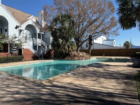 14550 Fonmeadow Dr, Unit 1106 in Houston, TX - Building Photo