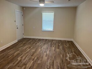7817 Deborah Dr in Pensacola, FL - Building Photo - Building Photo