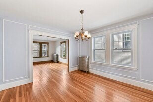22 Wyvern St, Unit 2 in Boston, MA - Building Photo