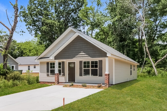 1702 N Clay St in Salisbury, NC - Building Photo - Building Photo