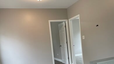 8422 S Buffalo Ave in Chicago, IL - Building Photo - Building Photo