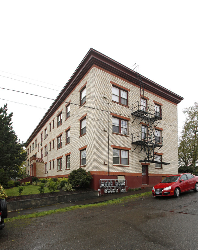 Riverview Apartments in Oregon City, OR - Building Photo - Building Photo