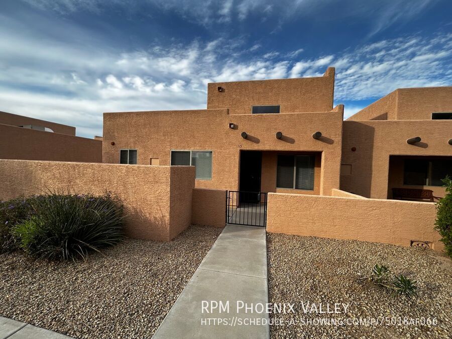 8940 W Olive Ave in Peoria, AZ - Building Photo
