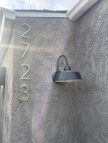 2721 S Rimpau Blvd, Unit 2723 in Los Angeles, CA - Building Photo
