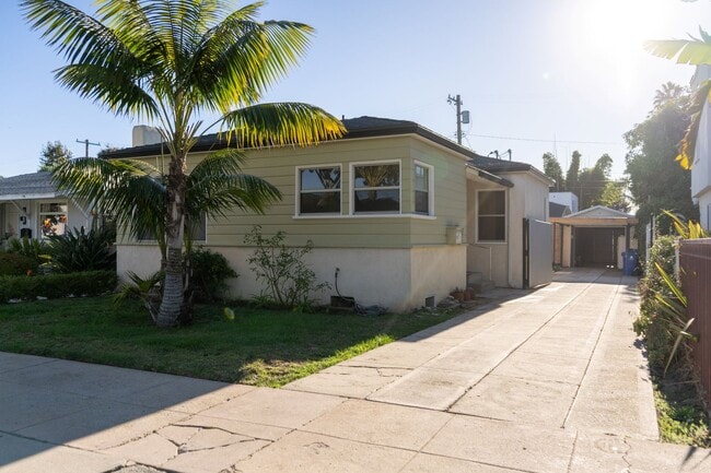 2431 Walgrove Ave in Los Angeles, CA - Building Photo - Building Photo