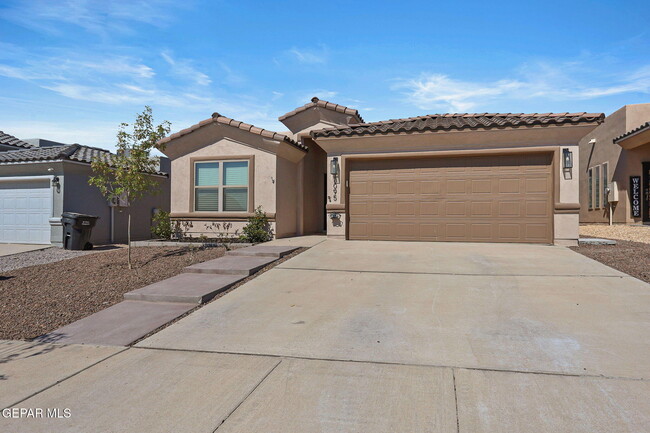 13095 Gusart Ave in El Paso, TX - Foto de edificio - Building Photo