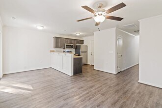 322 Glenellen Loop Rd in Midway Park, NC - Building Photo - Building Photo