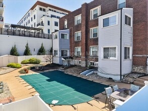 4561 Laclede Ave in St. Louis, MO - Building Photo - Building Photo