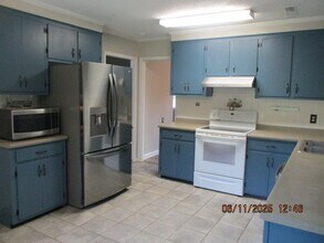 2213 Rolling Hill Ln in Sumter, SC - Foto de edificio - Building Photo