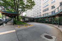 River Point Towers in Bronx, NY - Foto de edificio - Building Photo