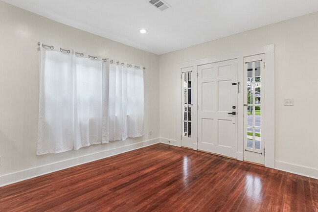 7737 S Claiborne Ave in New Orleans, LA - Building Photo - Building Photo