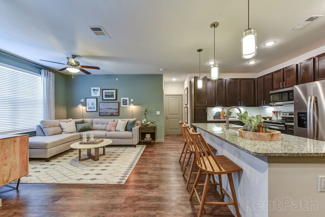 Orleans at Fannin Station Photo