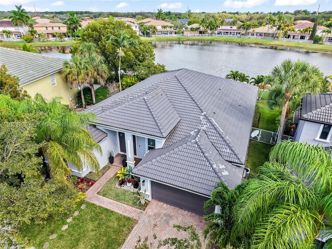 3816 W Hibiscus St in Weston, FL - Building Photo - Building Photo