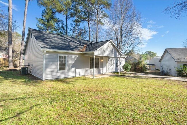 9211 Fairway Ct in Riverdale, GA - Building Photo - Building Photo