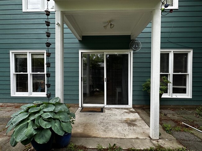 108 Lisa Dr