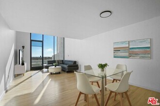 6 Voyage St in Los Angeles, CA - Foto de edificio - Building Photo