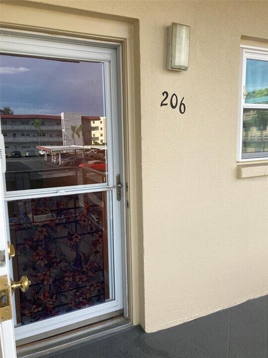 5750 80th St N in St. Petersburg, FL - Building Photo