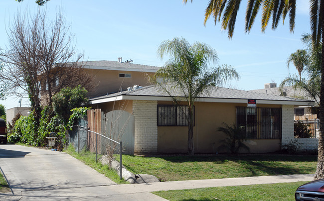 259 E 10th St in San Bernardino, CA - Foto de edificio - Building Photo