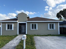 2916 NW 51st St in Miami, FL - Building Photo
