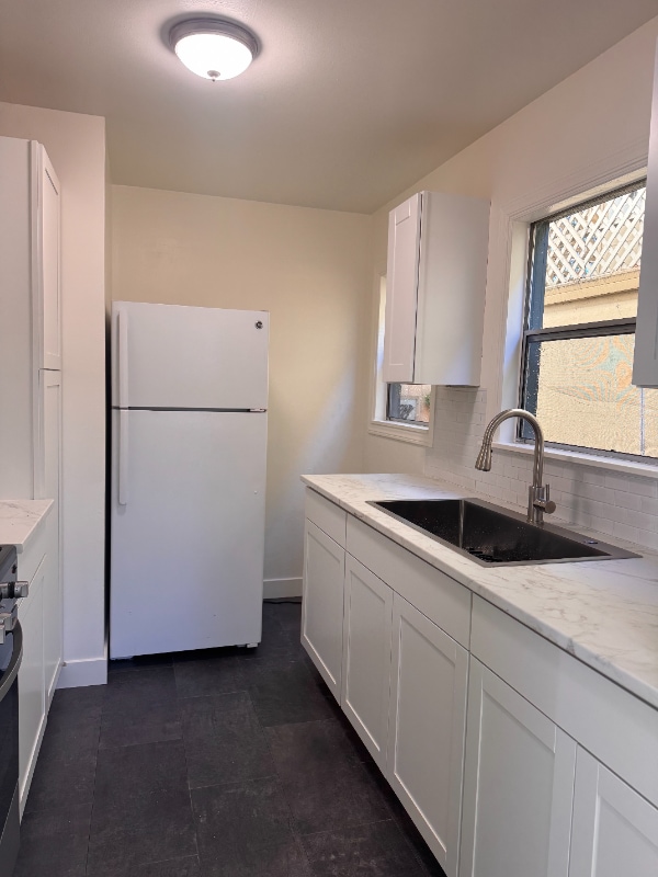 210 S E St in Santa Rosa, CA - Foto de edificio - Building Photo