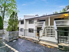 3815 Paces Ferry W in Atlanta, GA - Building Photo - Building Photo