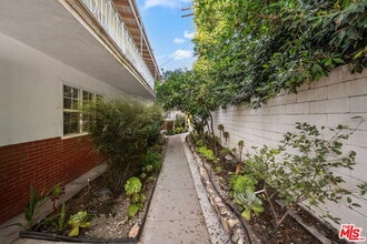 414 E Dryden St in Glendale, CA - Building Photo - Building Photo