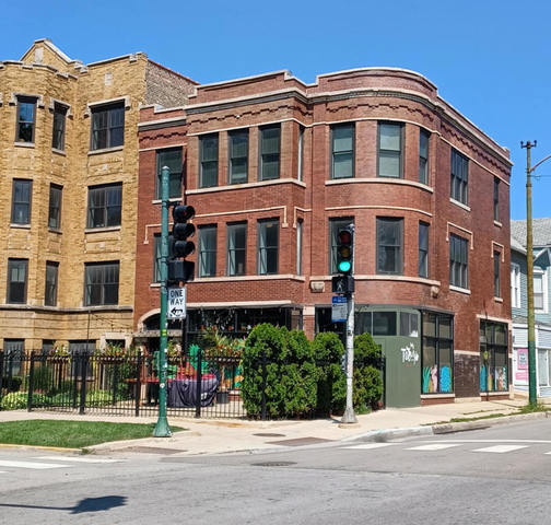 2800 W Logan Blvd, Unit 003 in Chicago, IL - Foto de edificio