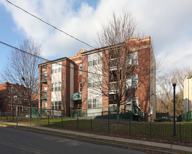 Collin Bennett Commons in Hartford, CT - Building Photo - Building Photo