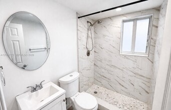 7600 Dickens Ave in Miami Beach, FL - Building Photo - Building Photo