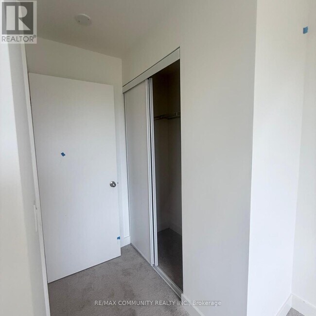 16 Melbourne Ave in St Catharines, ON - Building Photo - Building Photo