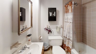 1722 Beacon St in Brookline, MA - Building Photo - Building Photo