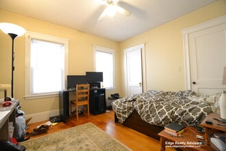 31 Justin Rd, Unit 1 in Boston, MA - Foto de edificio - Building Photo