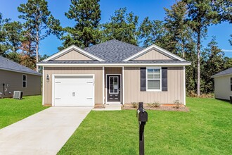 1326 Warrens Way in Manning, SC - Building Photo - Building Photo