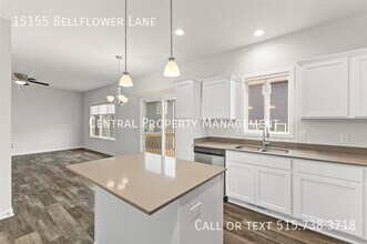 15155 Bellflower Ln in Urbandale, IA - Building Photo - Building Photo