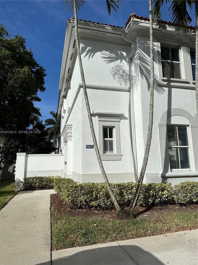 property at 15673 SW 39th St