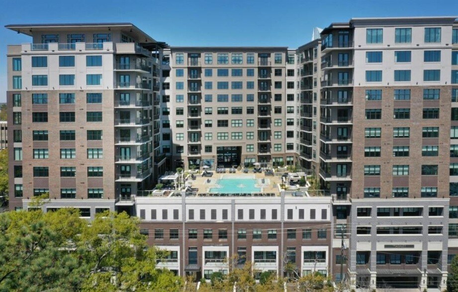 530 East Paces Ferry Rd NE, Unit 0924 in Atlanta, GA - Building Photo