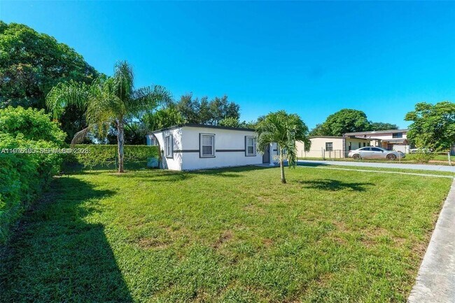 2410 NW 159th Terrace in Opa Locka, FL - Building Photo - Building Photo