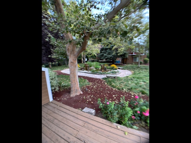 property at 720 E Lenz Ln