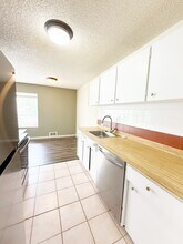 924 Shorewood Dr in Bremerton, WA - Building Photo - Building Photo