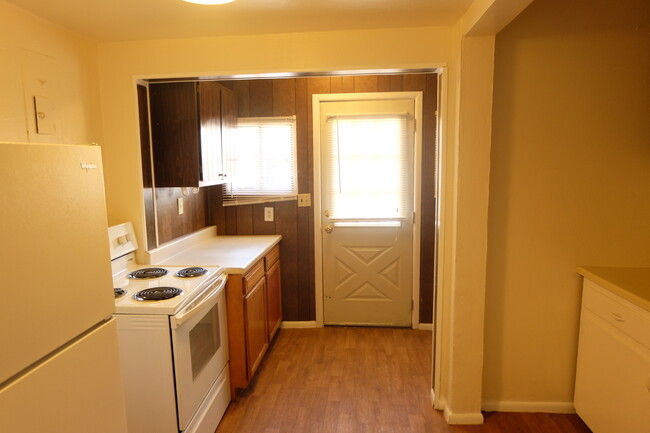 512-512 1/2 Vassar Dr SE in Albuquerque, NM - Building Photo - Building Photo