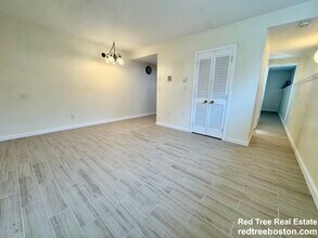 172 River St in Waltham, MA - Foto de edificio - Building Photo